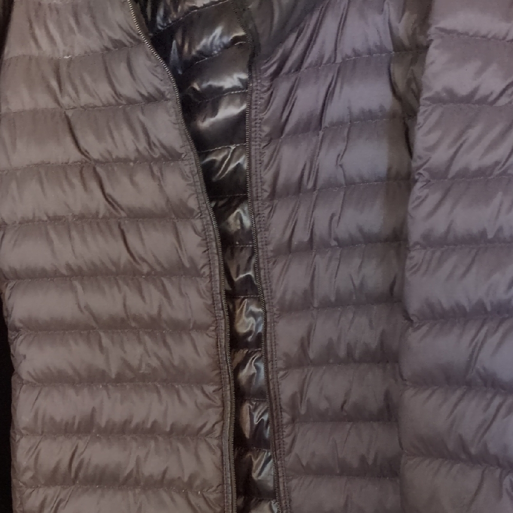 Uniqlo Women's Dark Gray Puffer Jacket